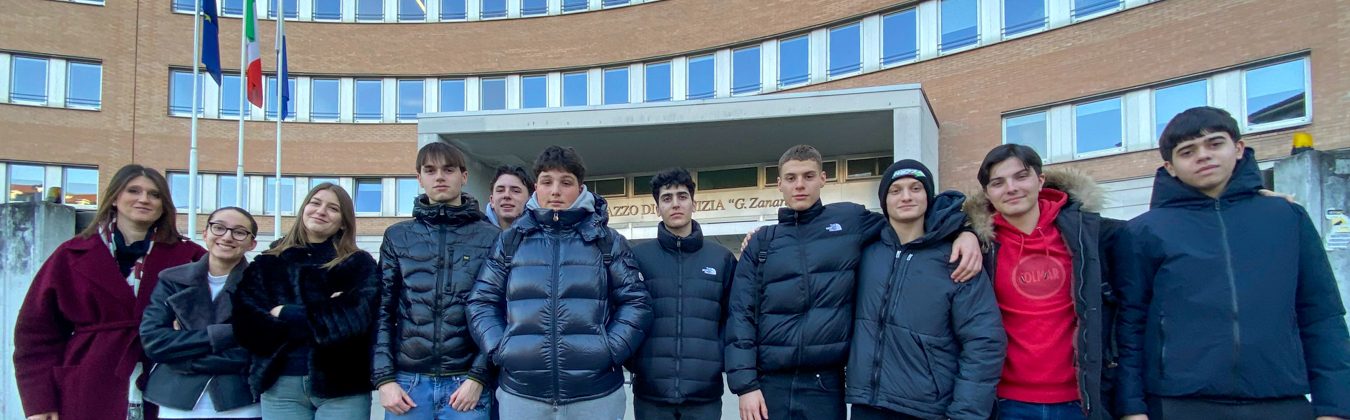 Gli studenti della classe III di Amministrazione Finanza e Marketing in visita al Tribunale Ordinario di Brescia presso il Palazzo di Giustizia "G. Zanardelli"
